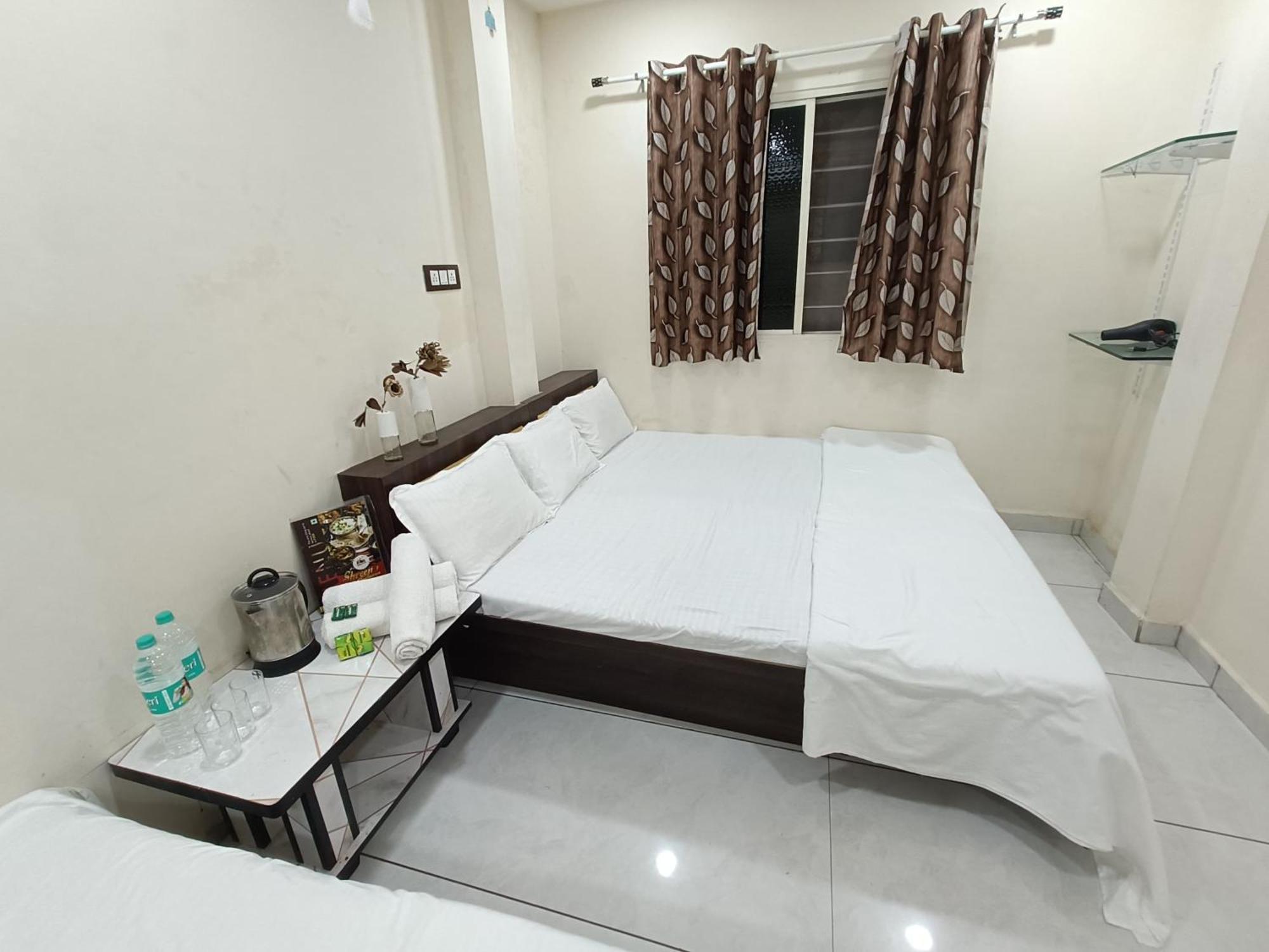 Treebo Yatri Grah Kshipra T Hotel 乌贾因 外观 照片