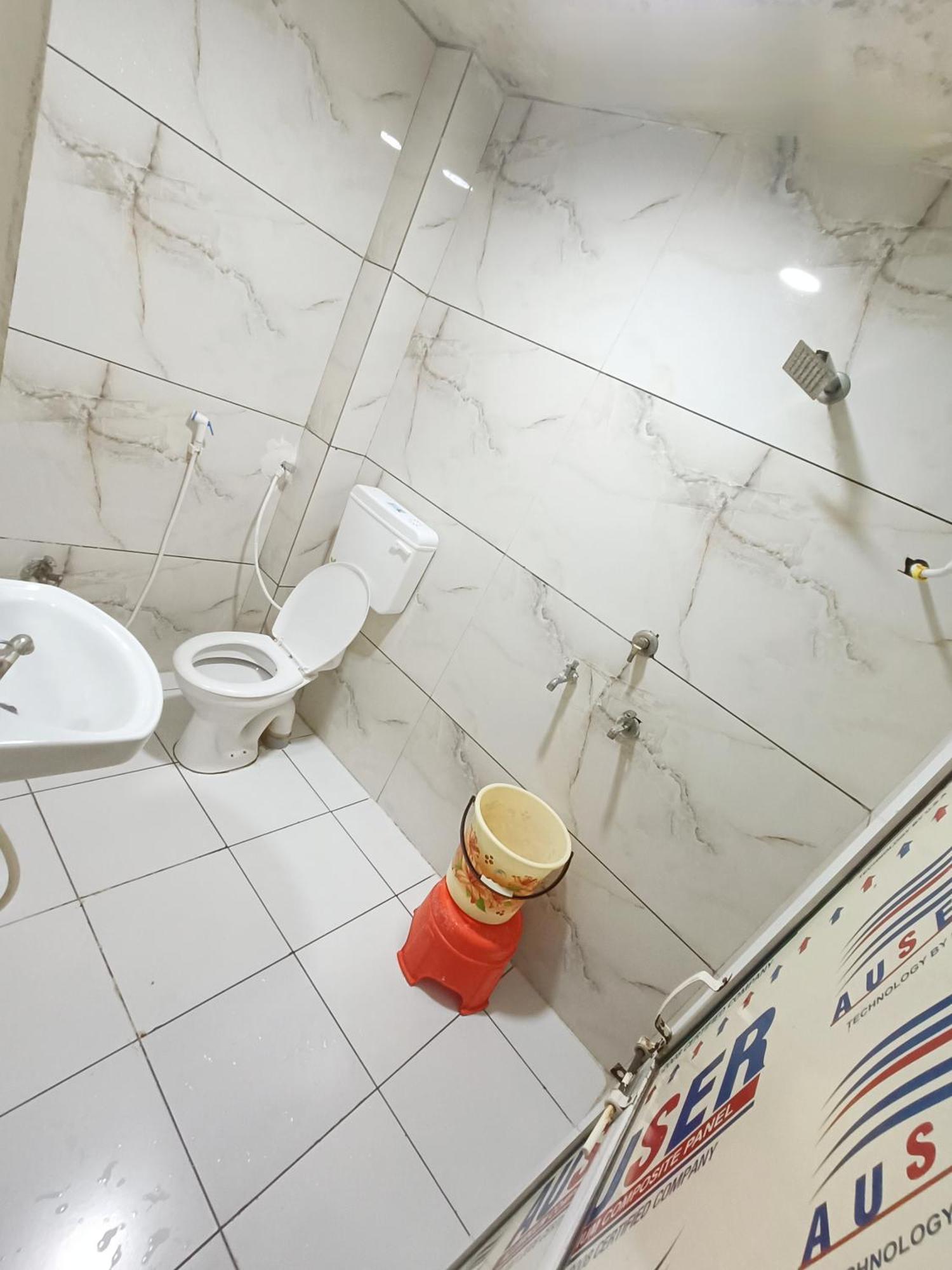 Treebo Yatri Grah Kshipra T Hotel 乌贾因 外观 照片